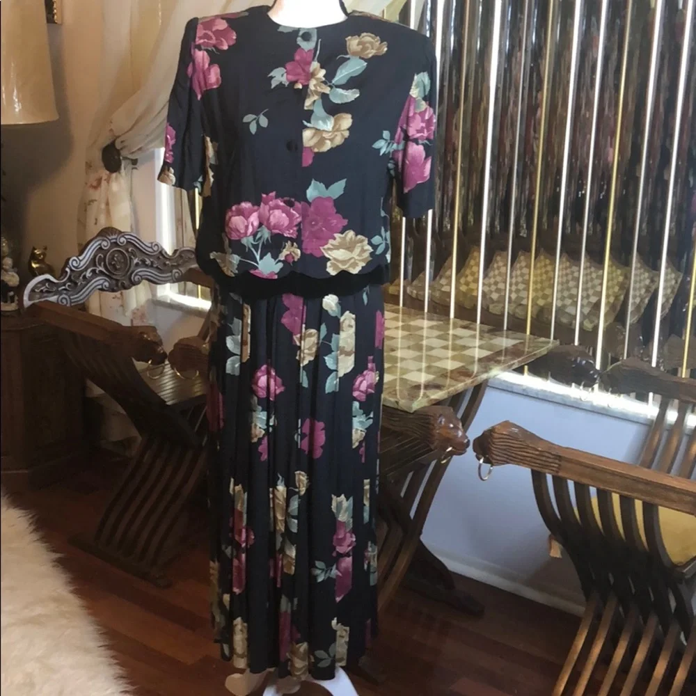 2-pc Black/Burgundy Floral CASUAL CORNER Dress Set